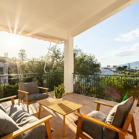 Avia'S Seaside Hideaway With Lush Garden Villa Exterior photo