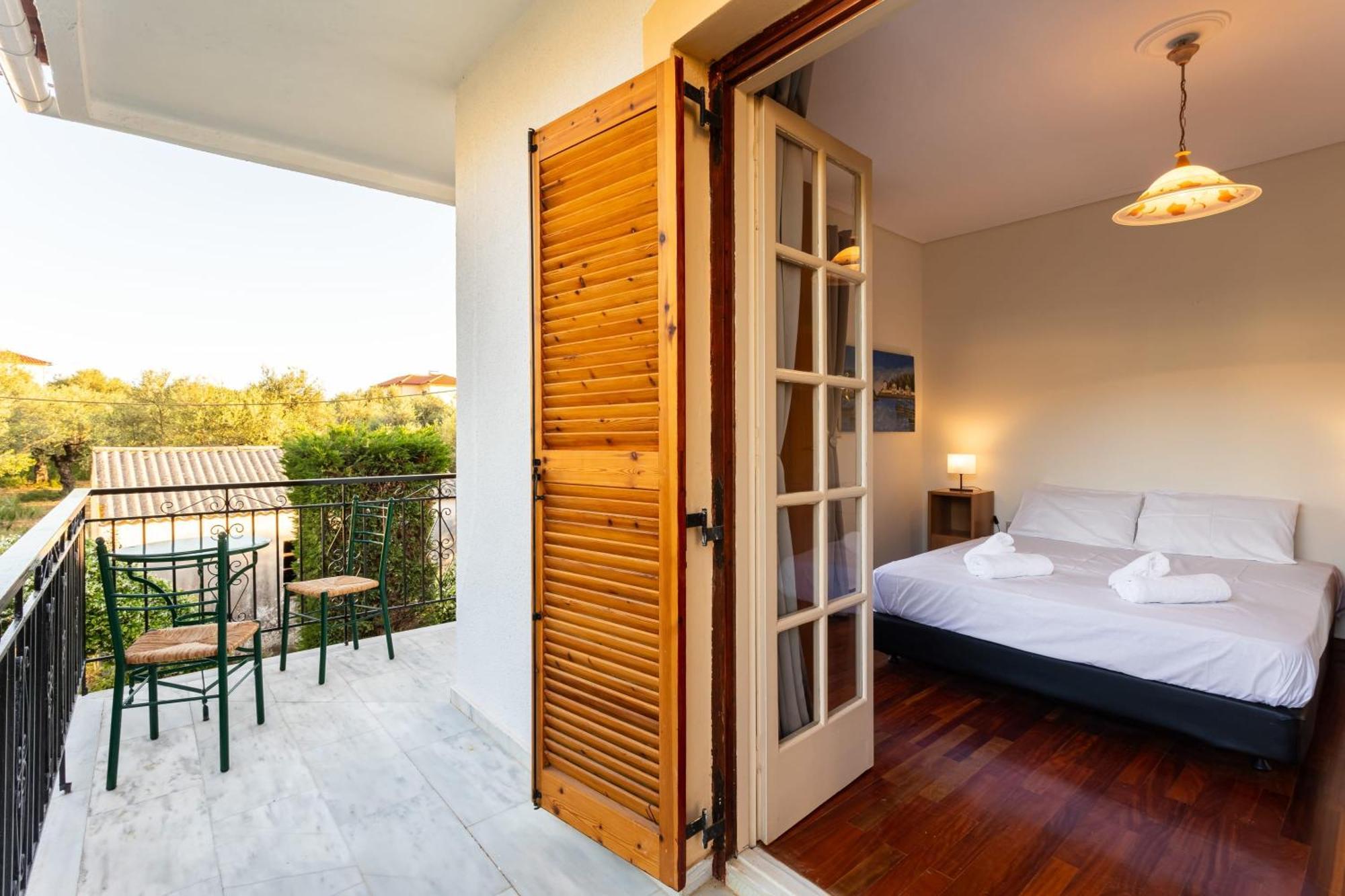 Avia's Seaside Hideaway With Lush Garden Holiday home *