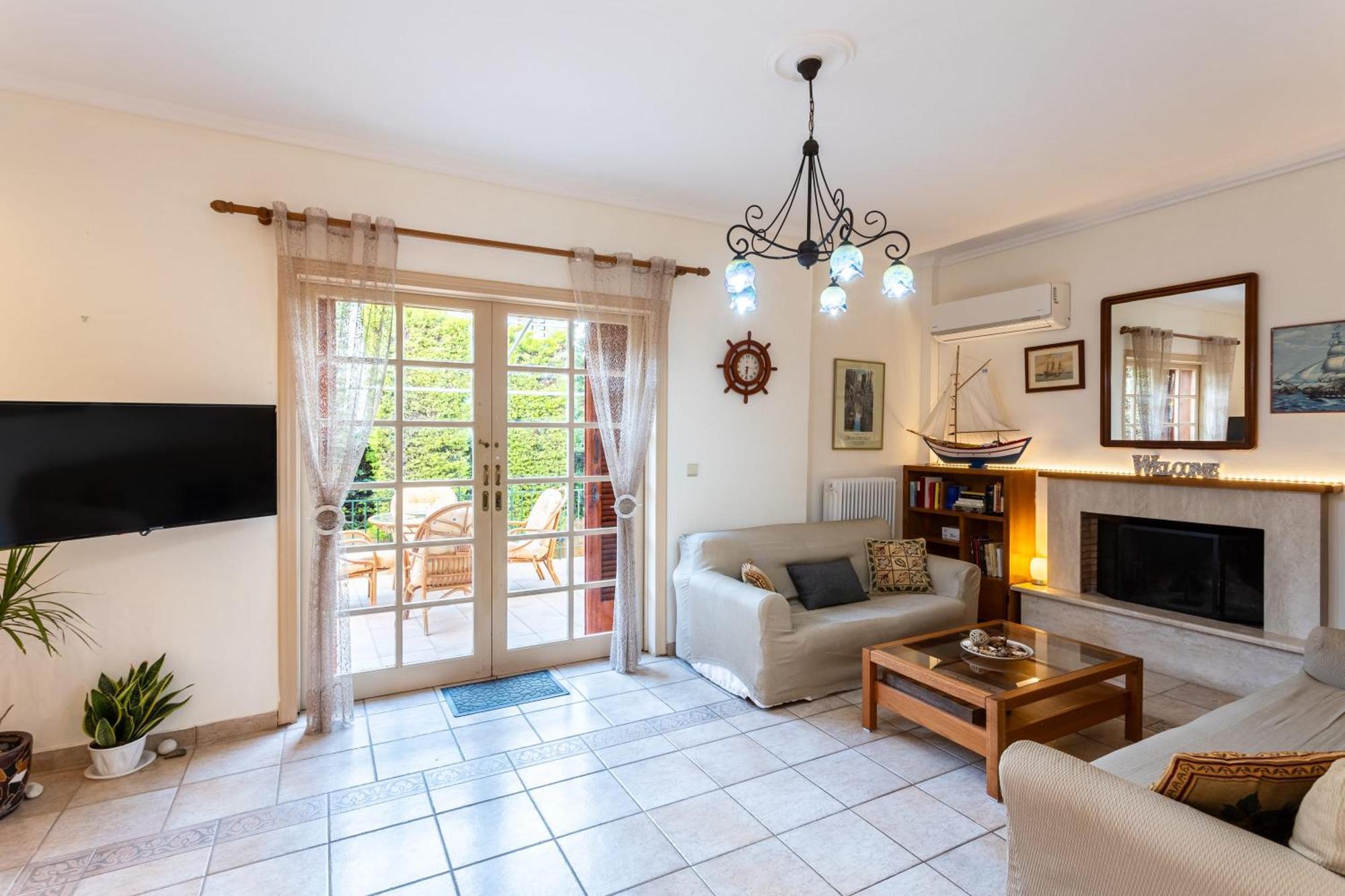Holiday home Avia's Seaside Hideaway With Lush Garden *