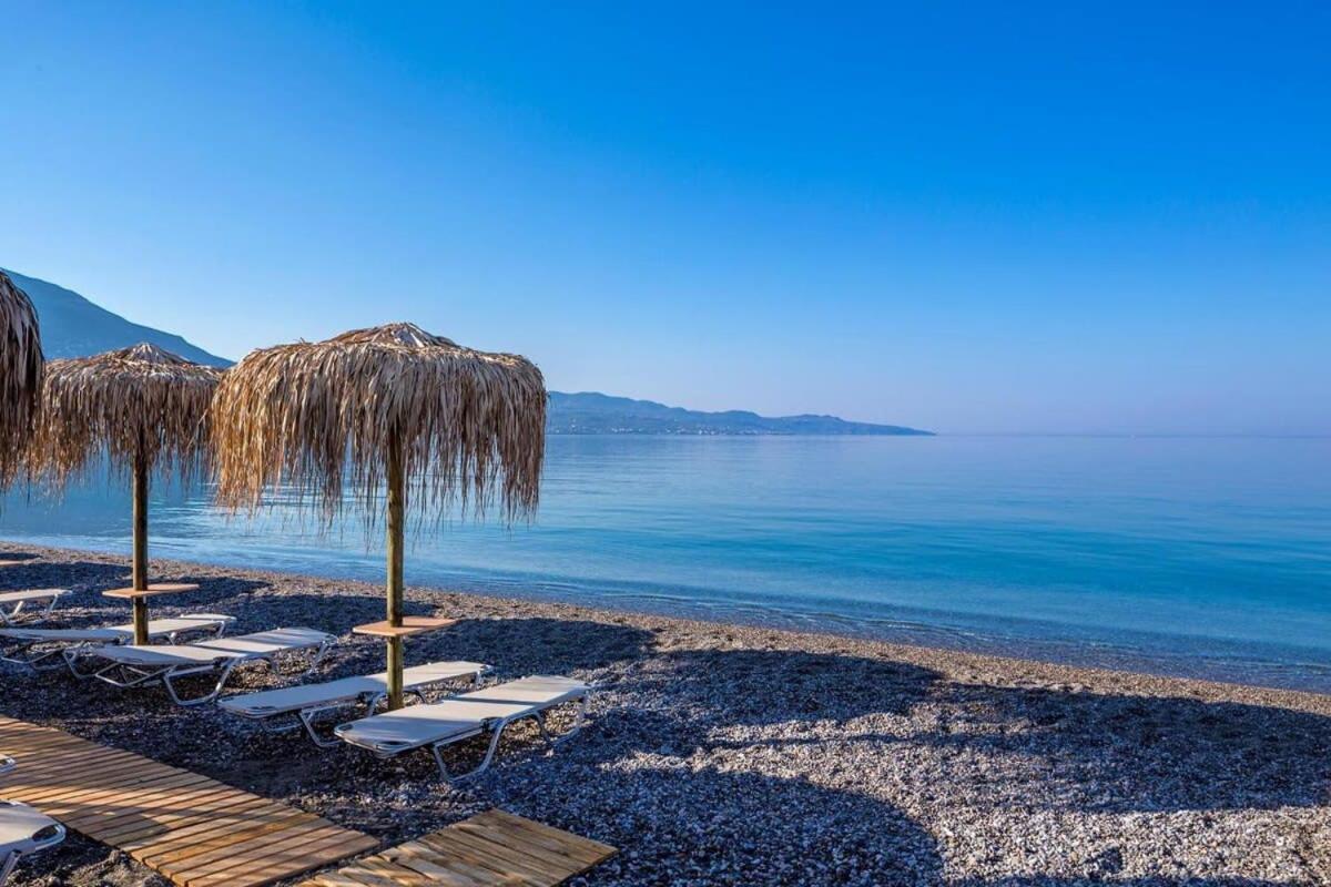 Avia's Seaside Hideaway With Lush Garden Avia