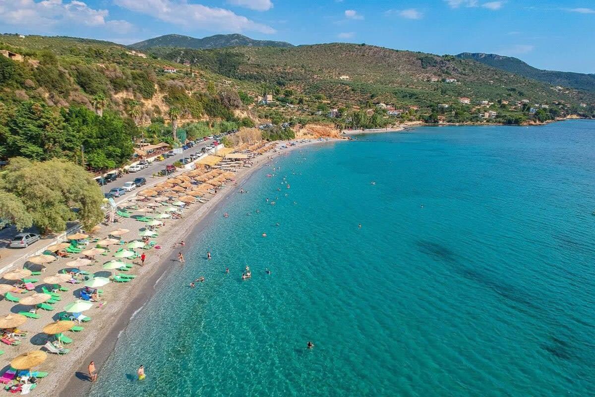 Avia's Seaside Hideaway With Lush Garden Holiday home